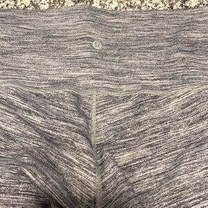 Lululemon size 6 crop